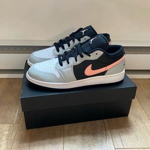 Jordan 1 Low - White Grey Black Pink / 8.5 women